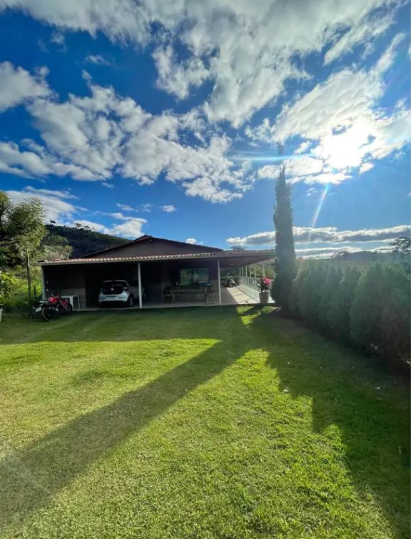 Alugo casa