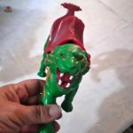 Brinquedo gato guerreiro