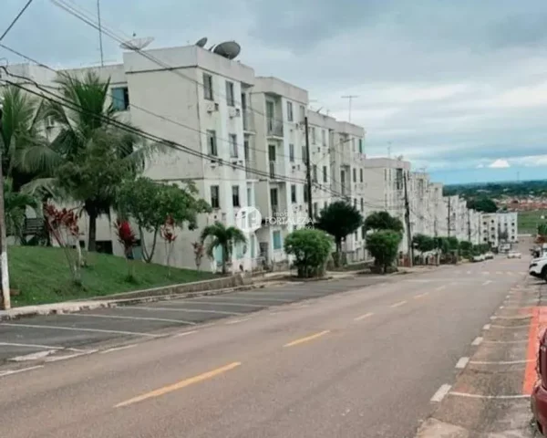 Apartamento com 3 Quartos e 2 banheiros à Venda, 55 m² por R$ 270.000.