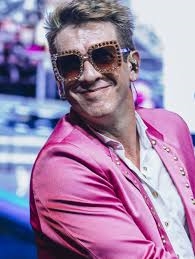 ELTON JOHN DIAMONDS