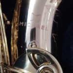 Vendo este lindo sax ALTO Michael.