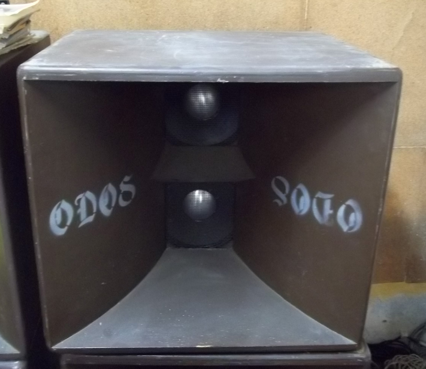 Caixa para graves-médios antiga , mod CCDB M-12.- Cód. 008 - - Imagem 2