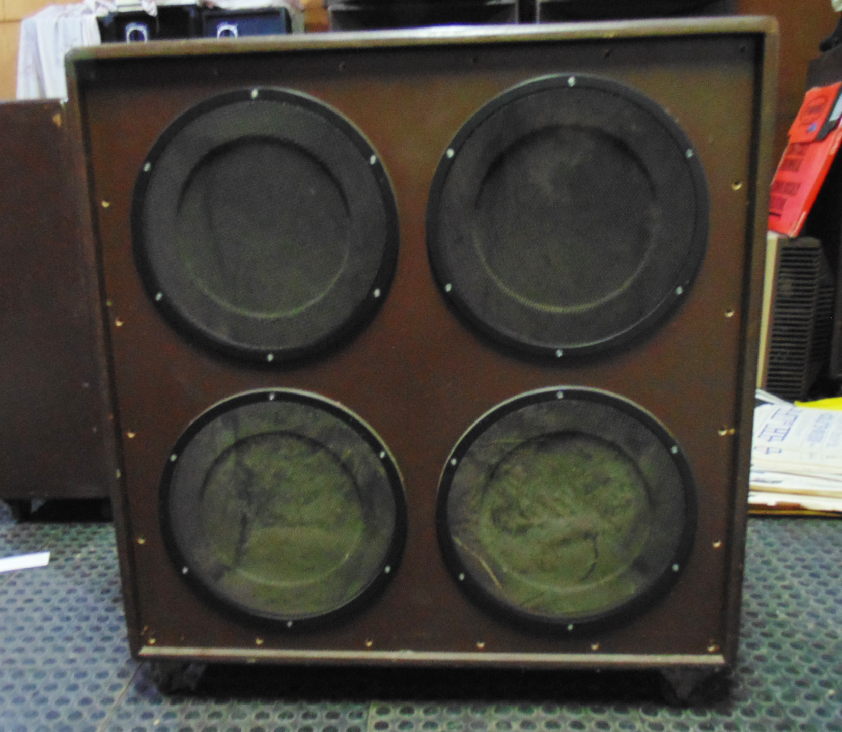 Caixa para guitarra, p/4 falantes de 12 pol.- Cód. 017 -