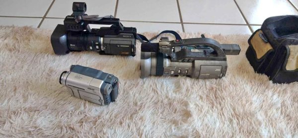 Vendo 3 filmadoras baixei o valor barato