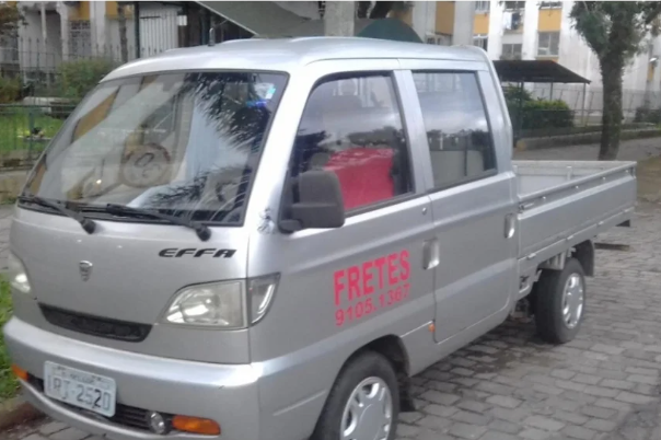 Vendo Caminhonete EFFA