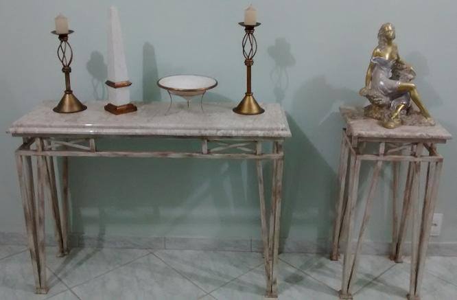 2 APARADORES EM MÁRMORE