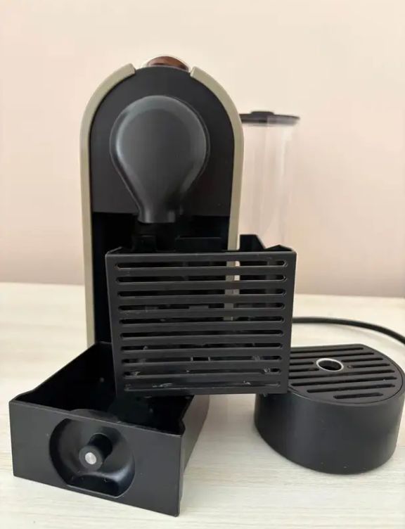 Cafeteira Nespresso Original C50