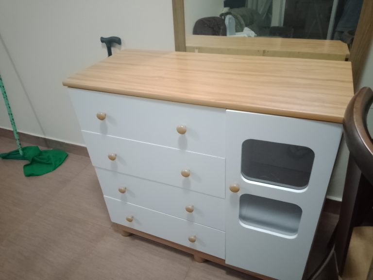 Cômoda infantil 4 gavetas